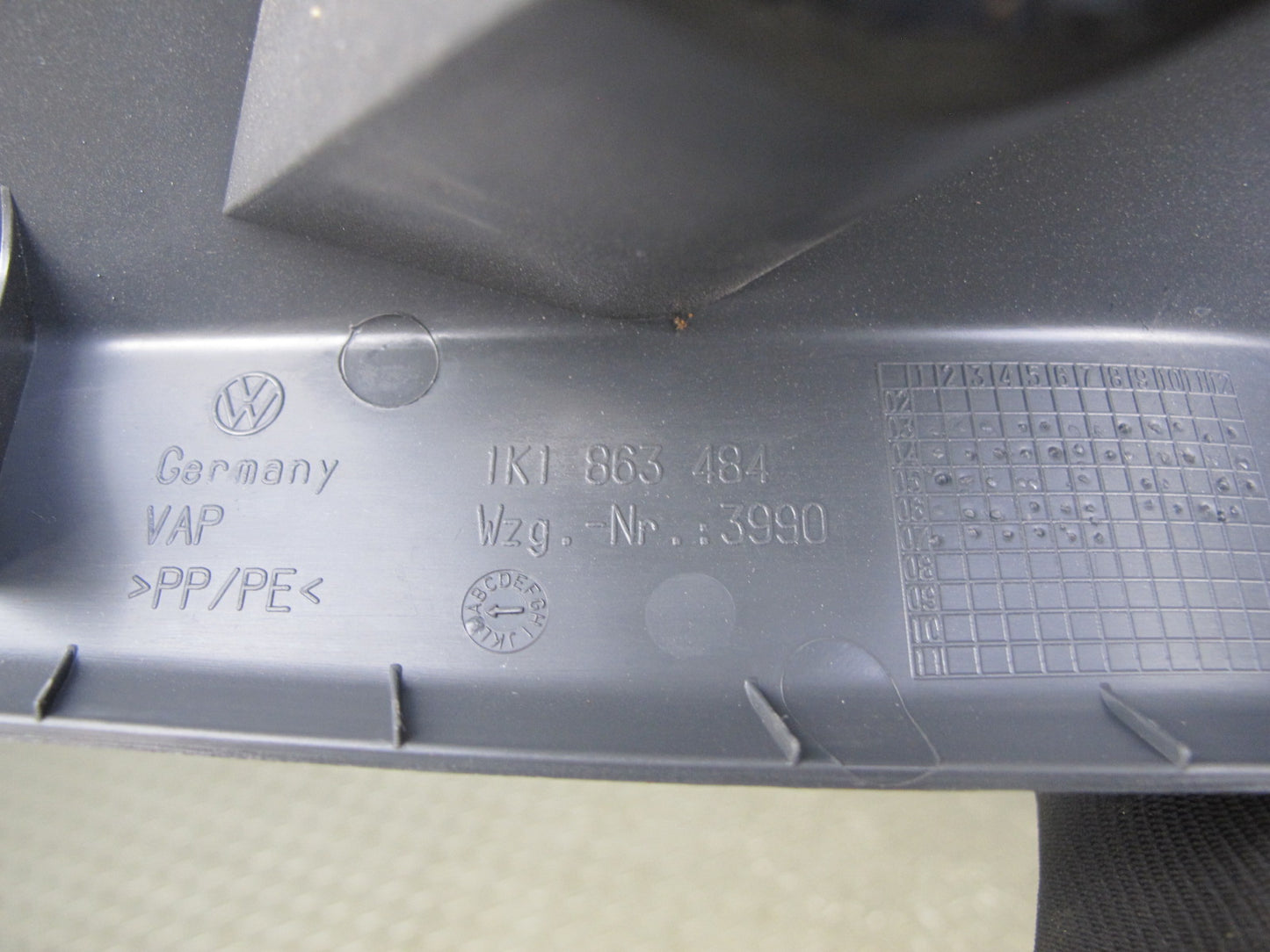 2008 VW Golf MK5 R32 Set of 2 Front Left & Right Kick Trim Cover Panel OEM