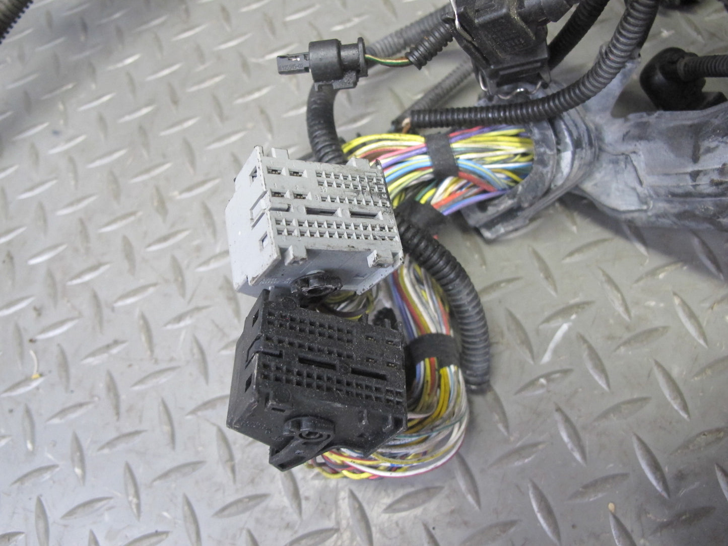 2012 BMW F13 F12 650i A/T Engine & Ignition Wire Wiring Harness w Fuse Box OEM