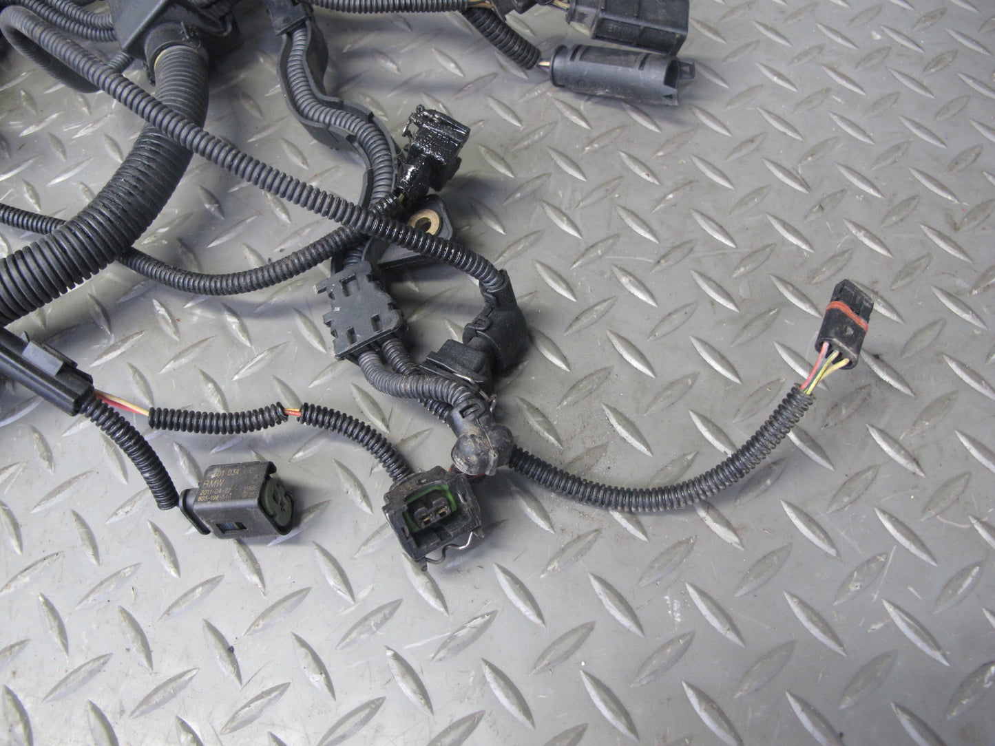 2012 BMW F13 F12 650i A/T Engine & Ignition Wire Wiring Harness w Fuse Box OEM