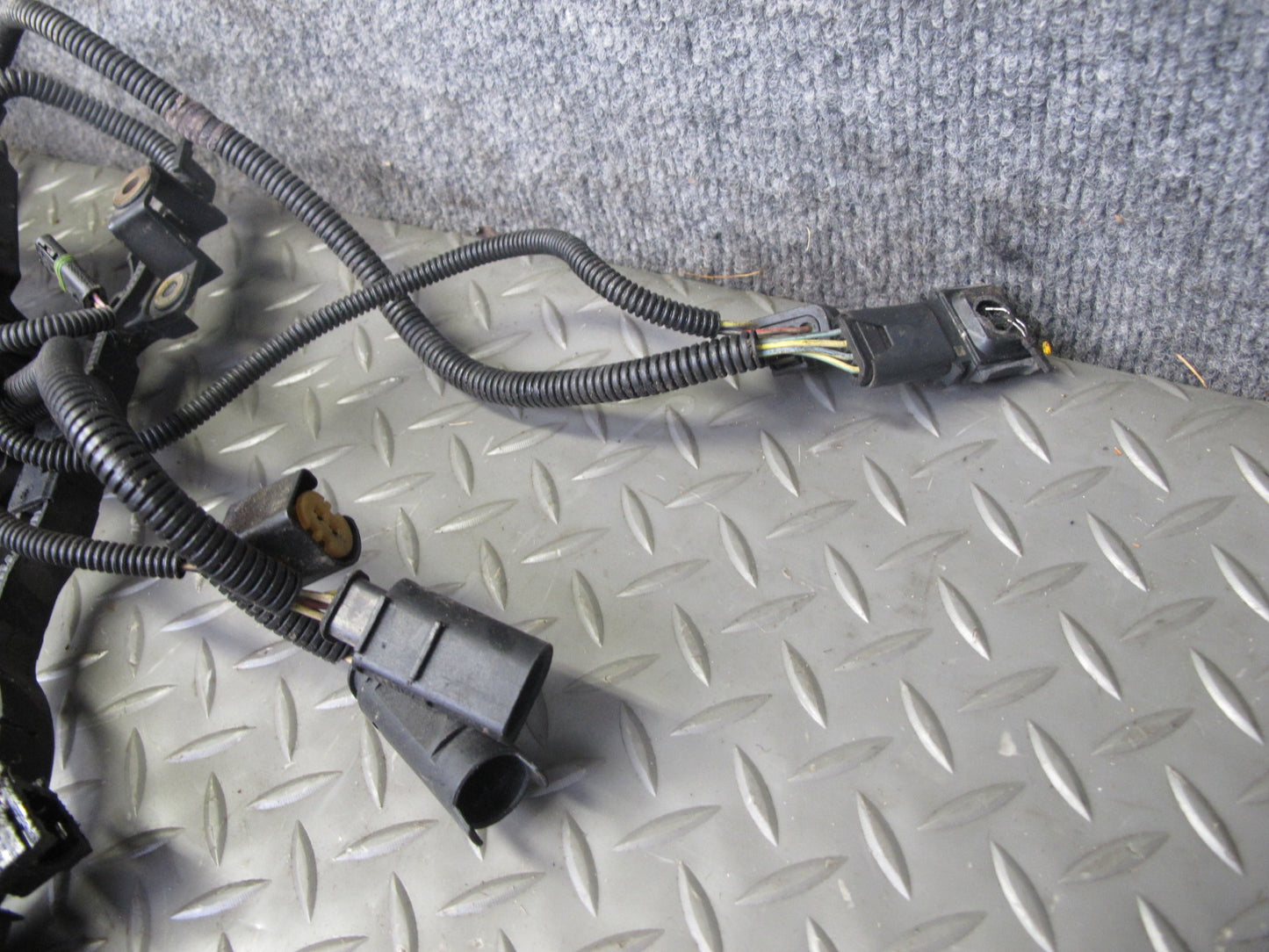 2012 BMW F13 F12 650i A/T Engine & Ignition Wire Wiring Harness w Fuse Box OEM