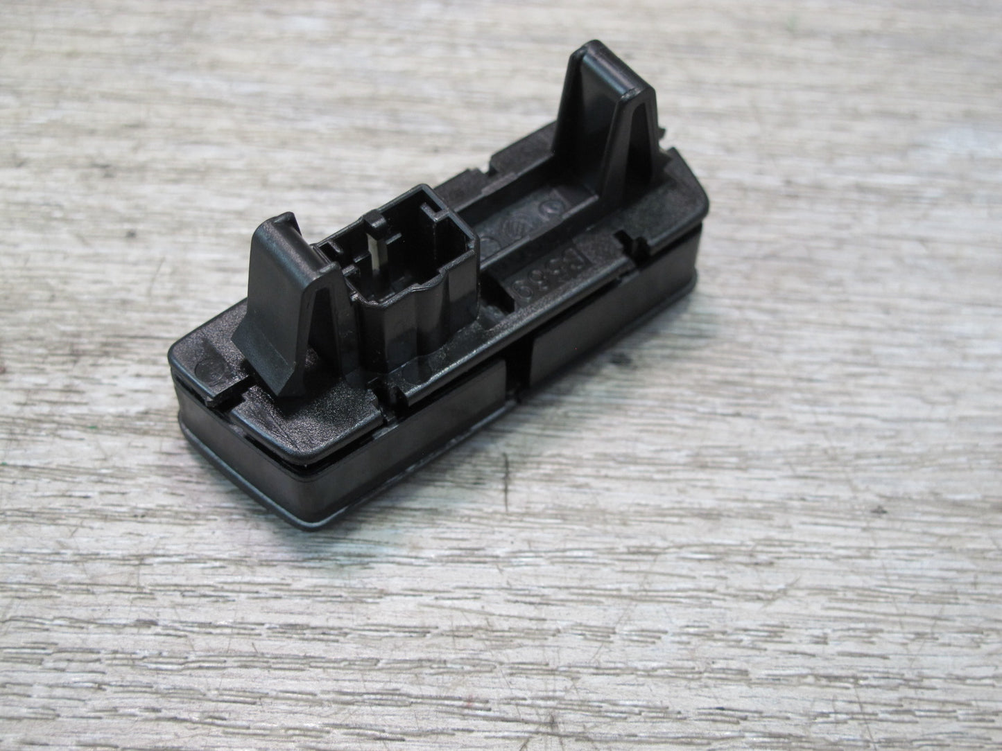 2017-2020 Maserati Levante M161 Trunk & Door Open Release Button Switch