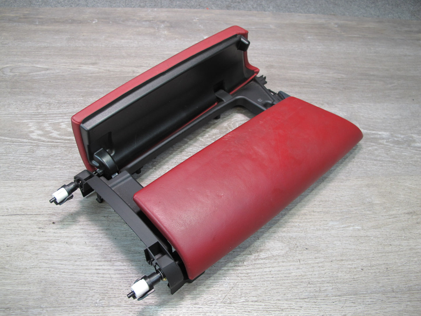 2017-2020 Maserati Levante M161 Center Console Leather Armrest Lid Cover RED