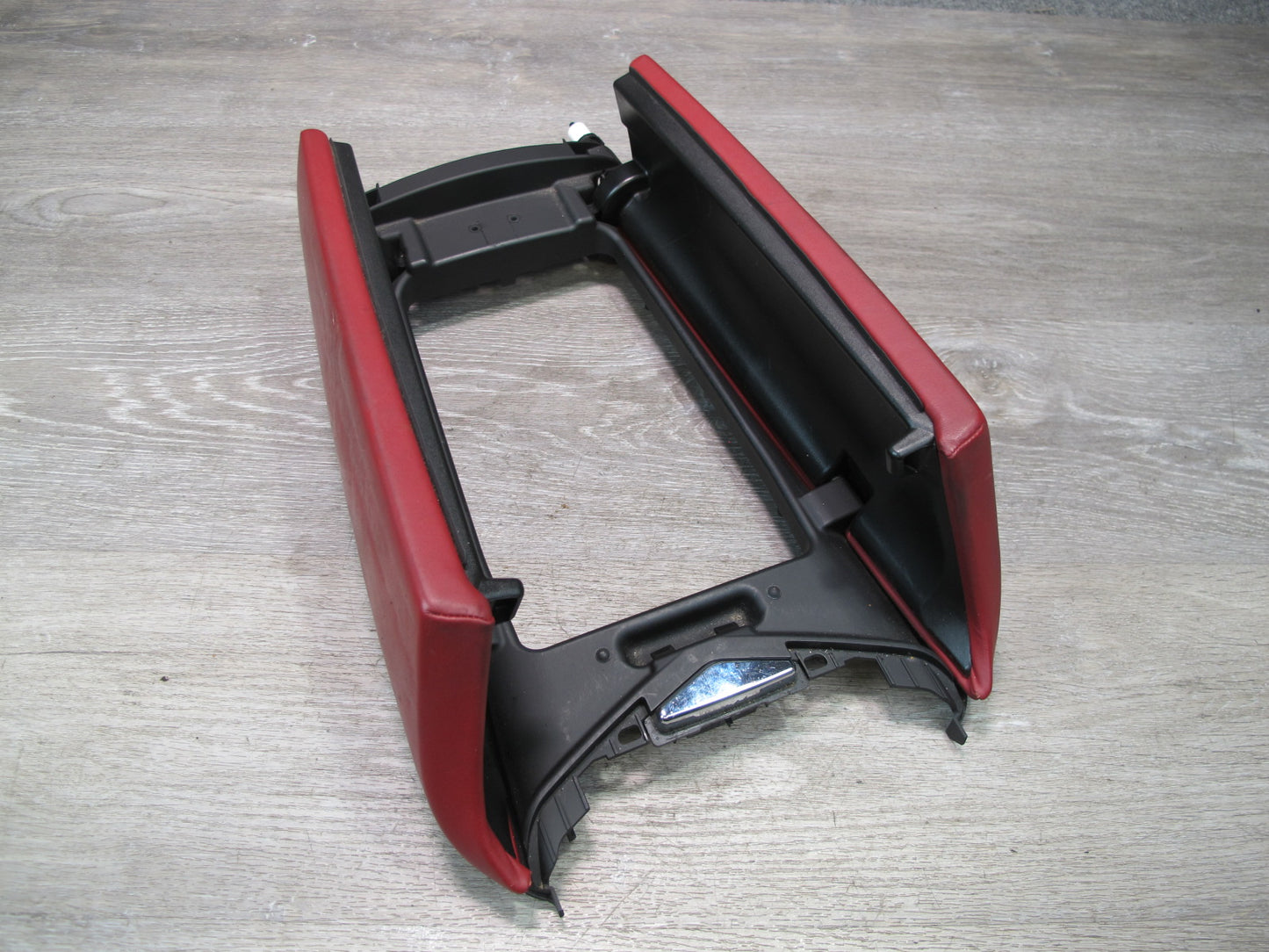 2017-2020 Maserati Levante M161 Center Console Leather Armrest Lid Cover RED