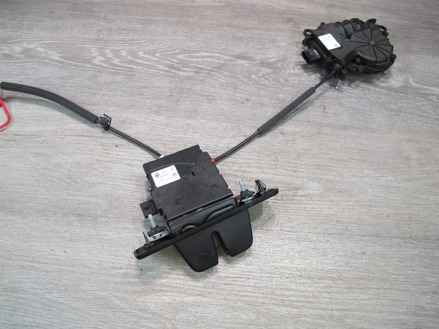 2017-2020 Maserati Levante M161 Rear Trunk Lid Lock Latch Actuator Power Motor