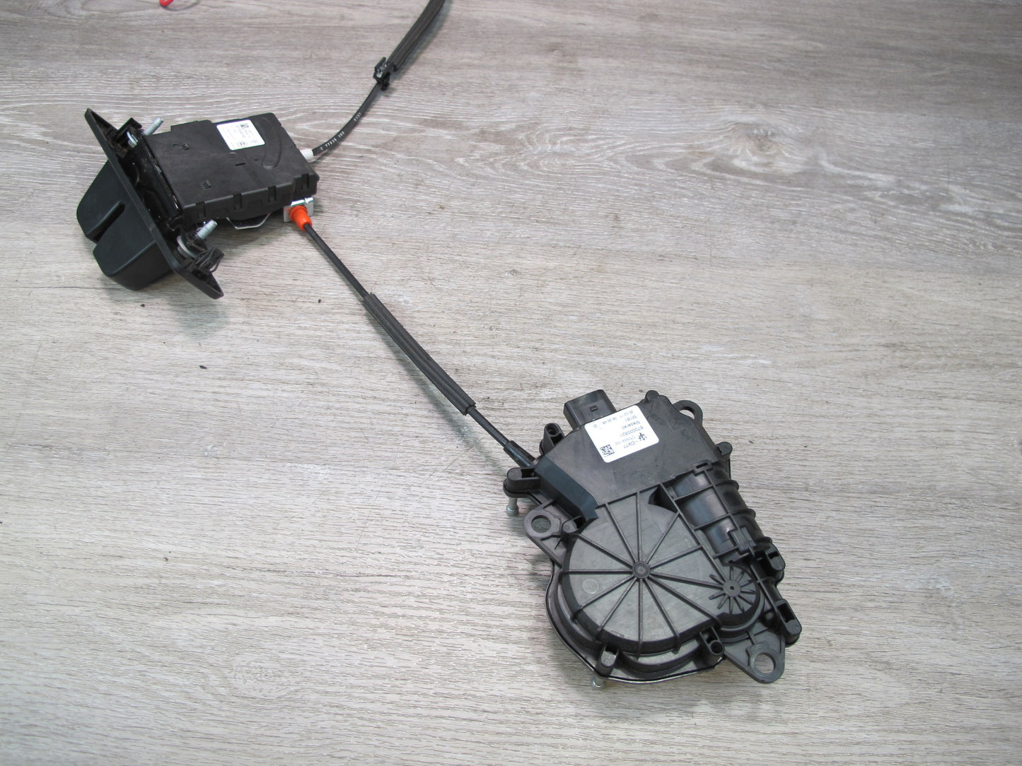 2017-2020 Maserati Levante M161 Rear Trunk Lid Lock Latch Actuator Power Motor