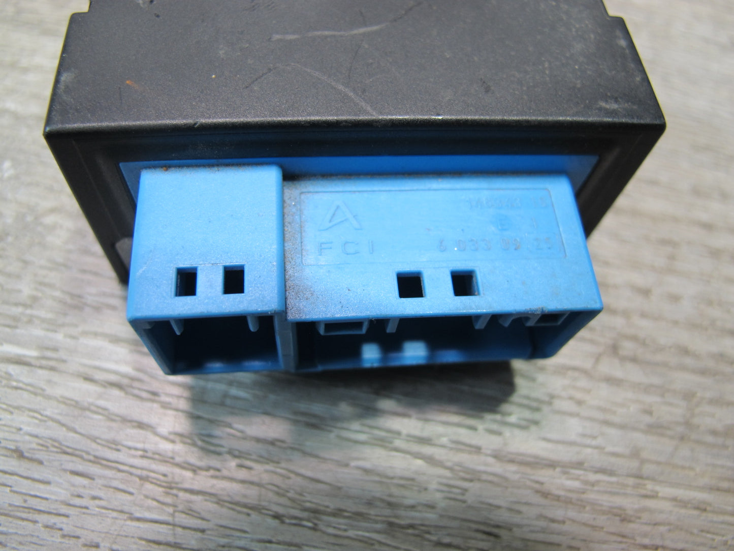 2010-2011 BMW E72 X6 Hybrid Front Fuel Pump Control Module 7262145