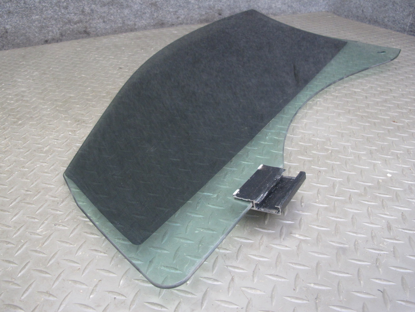 2006-2010 BMW E63 Coupe Right Passenger Door Glass Window