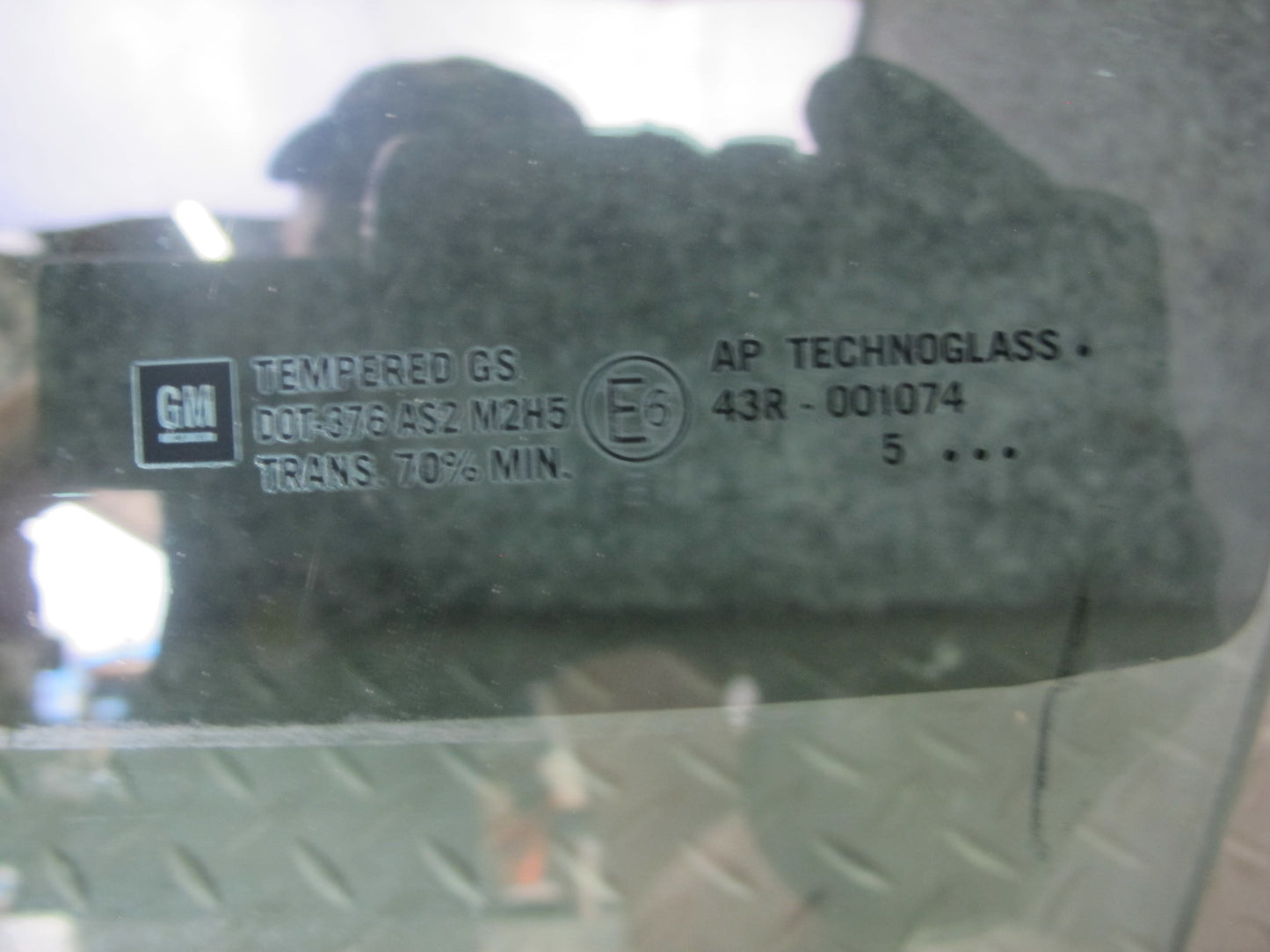 2004-2009 Cadillac XLR Left Driver Side Door Window Glass