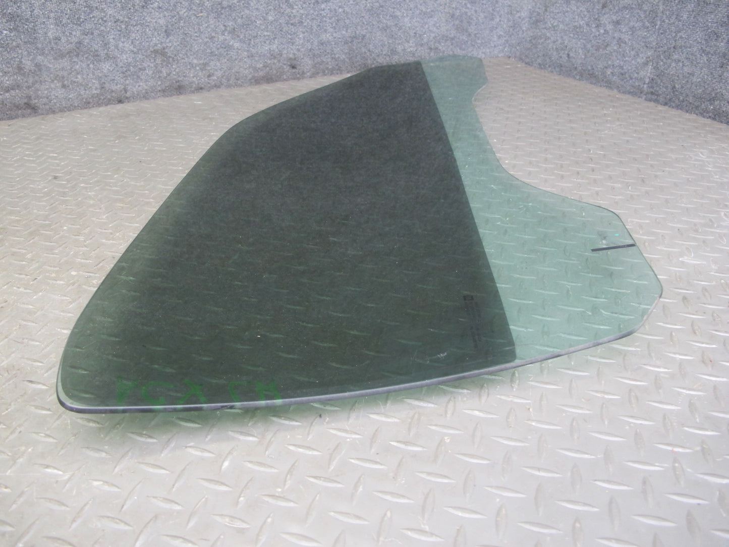 2004-2009 Cadillac XLR Left Driver Side Door Window Glass