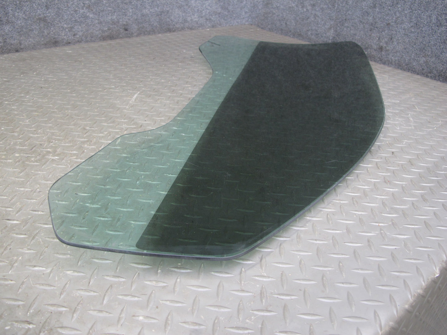 2004-2009 Cadillac XLR Left Driver Side Door Window Glass
