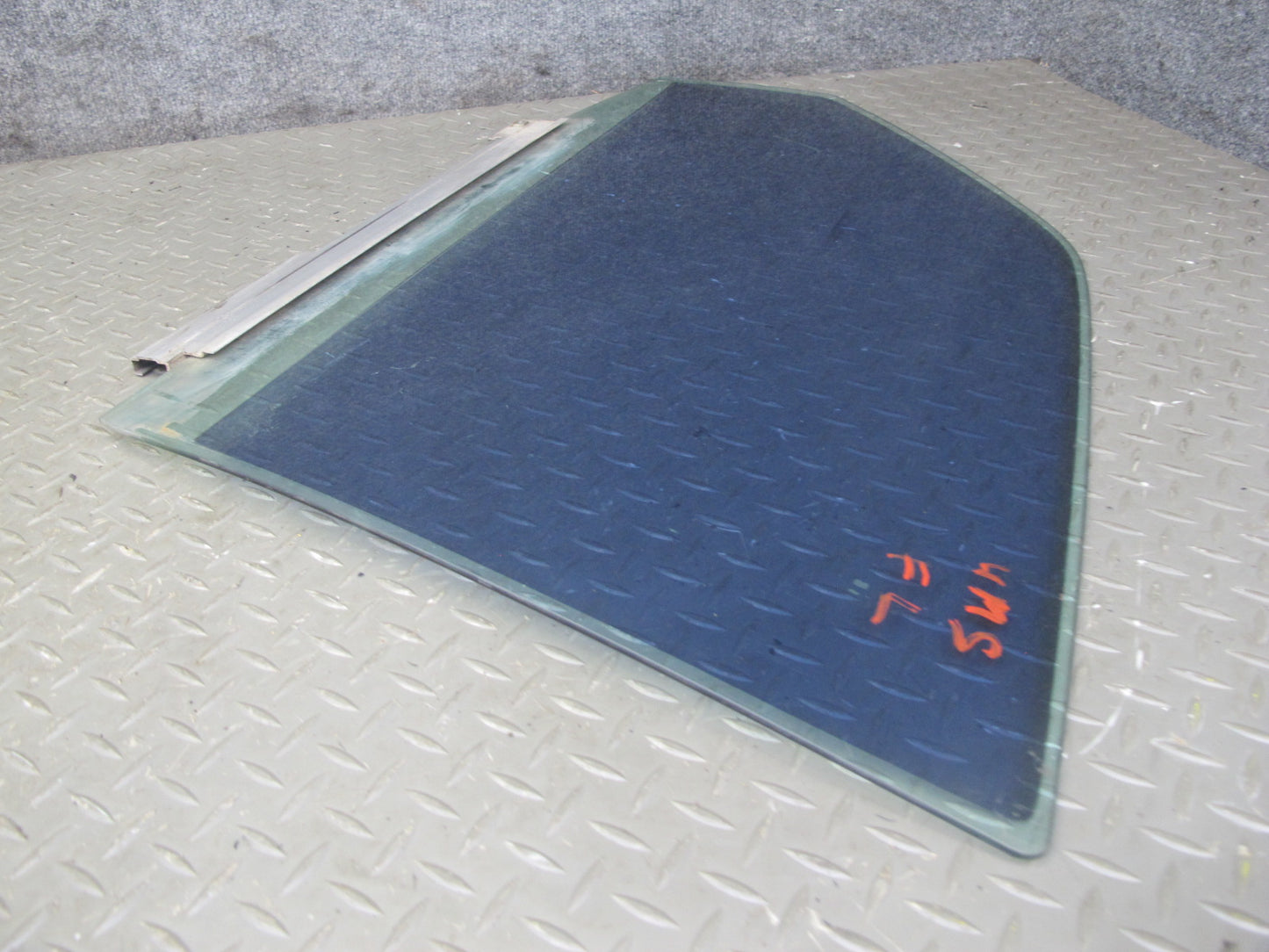 86-91 Mercedes W126 Sedan Front Left Driver Door Glass Window Tinted OEM