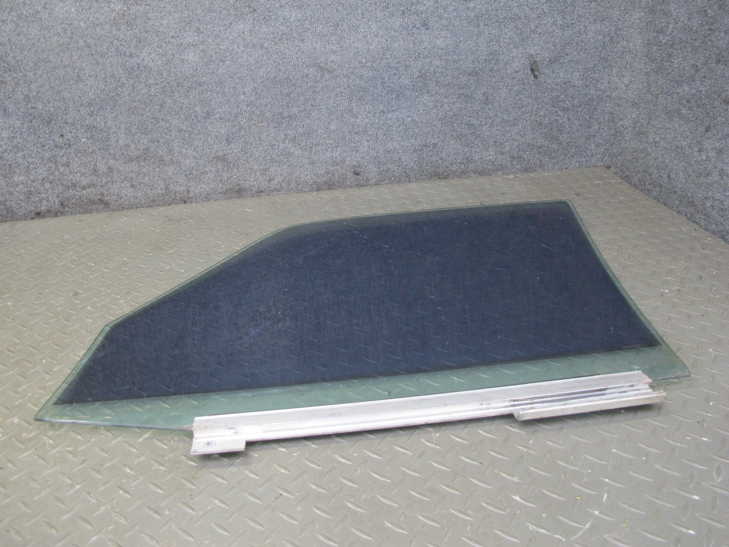 86-91 Mercedes W126 Front Right Passenger Door Glass Window Tinted OEM