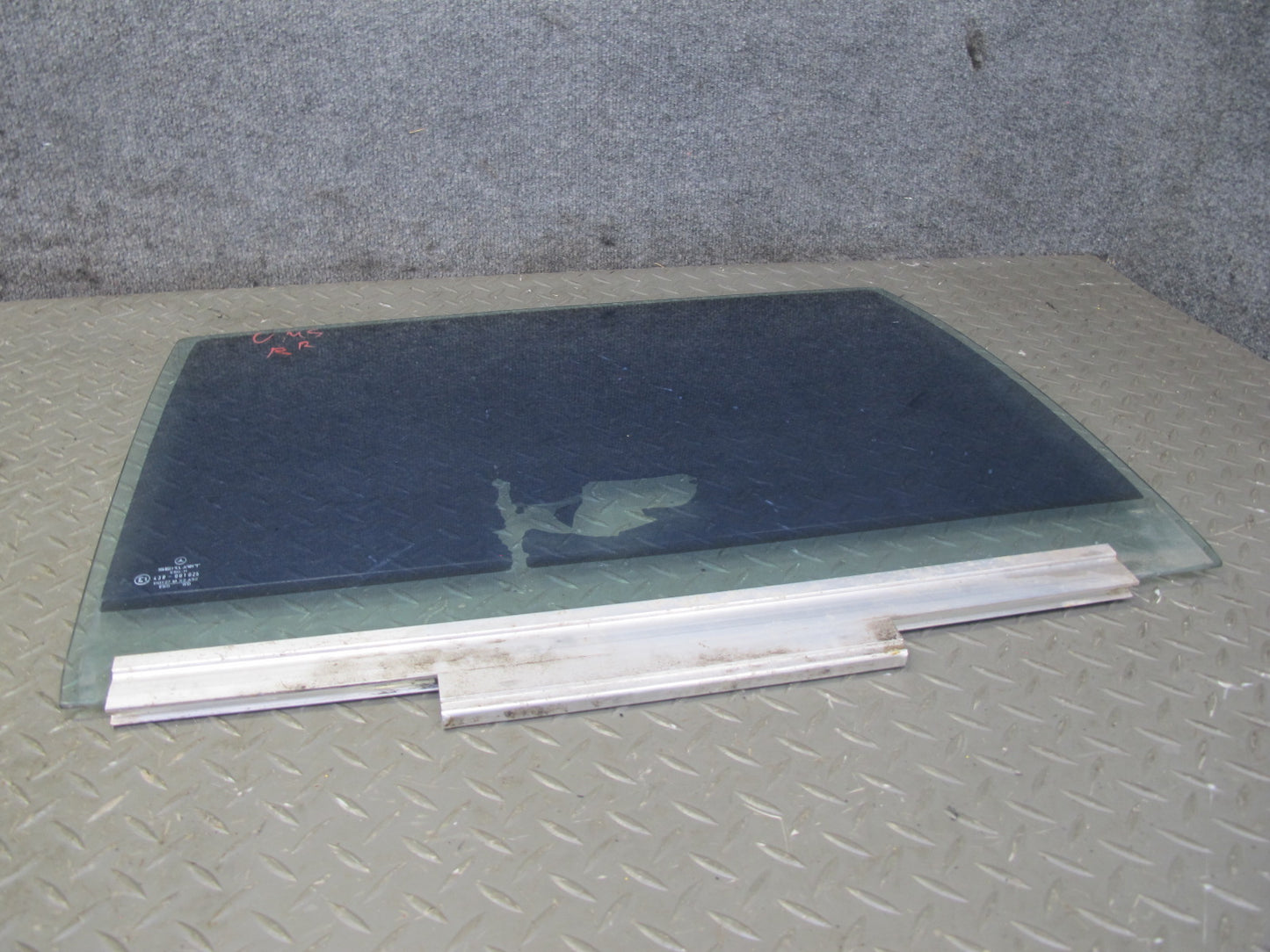 86-91 Mercedes W126 Rear Right Door Glass Window Tinted OEM