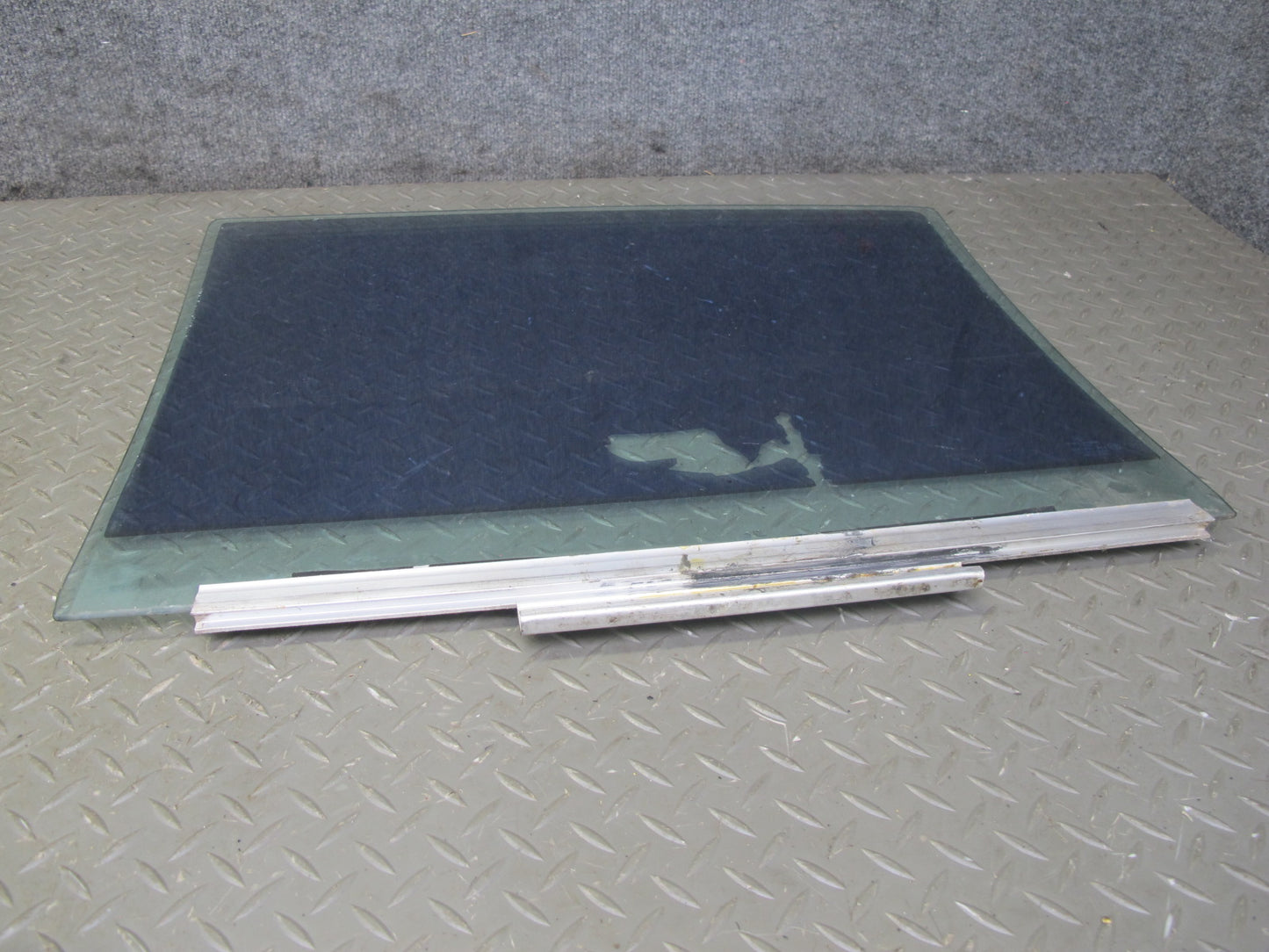 86-91 Mercedes W126 Rear Right Door Glass Window Tinted OEM
