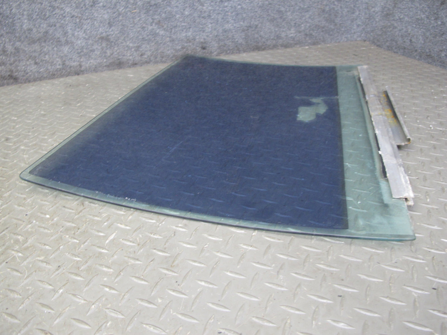 86-91 Mercedes W126 Rear Right Door Glass Window Tinted OEM