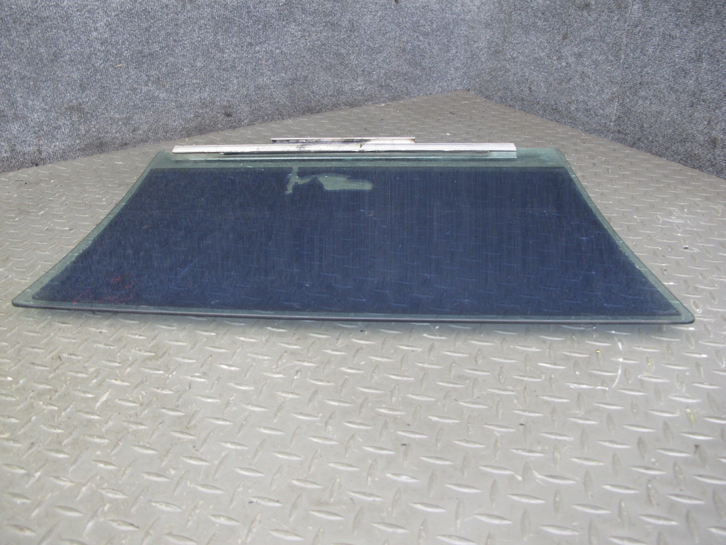 86-91 Mercedes W126 Rear Right Door Glass Window Tinted OEM