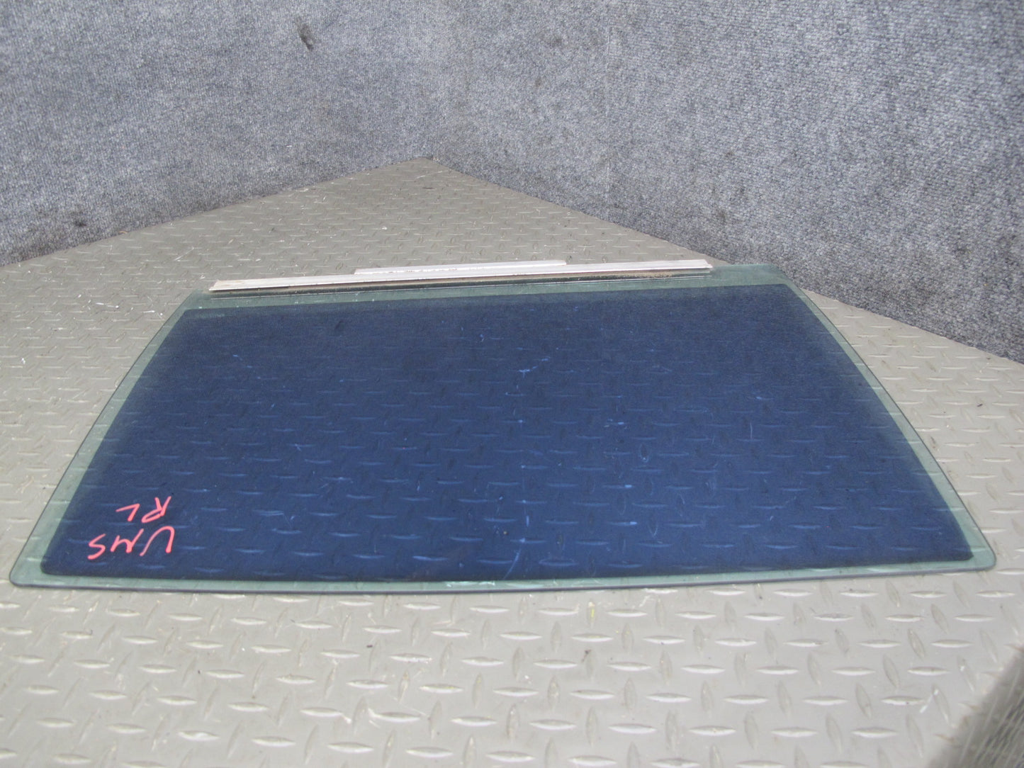 86-91 Mercedes W126 Sedan Rear Left Door Glass Window Tinted OEM