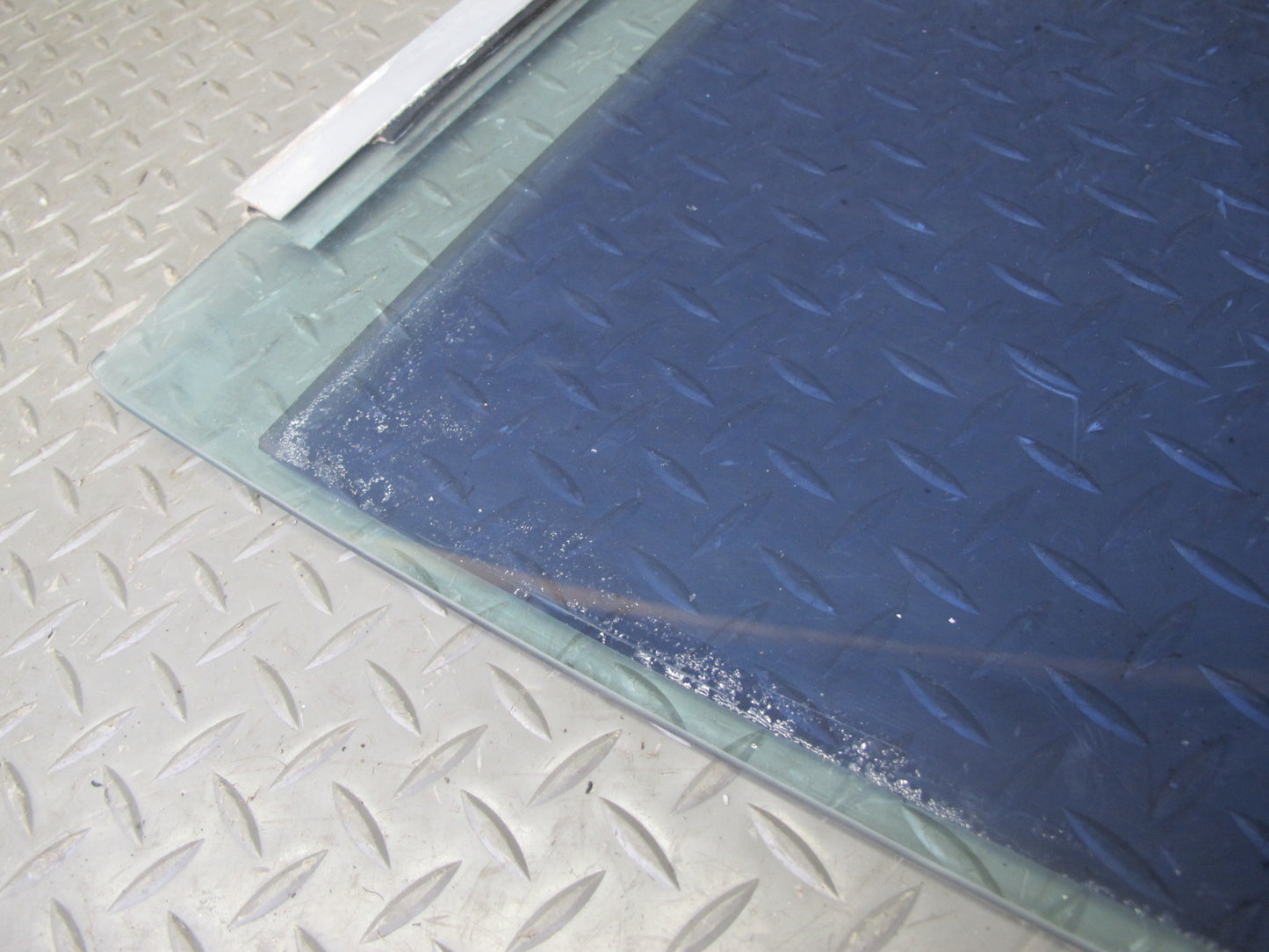 86-91 Mercedes W126 Sedan Rear Left Door Glass Window Tinted OEM