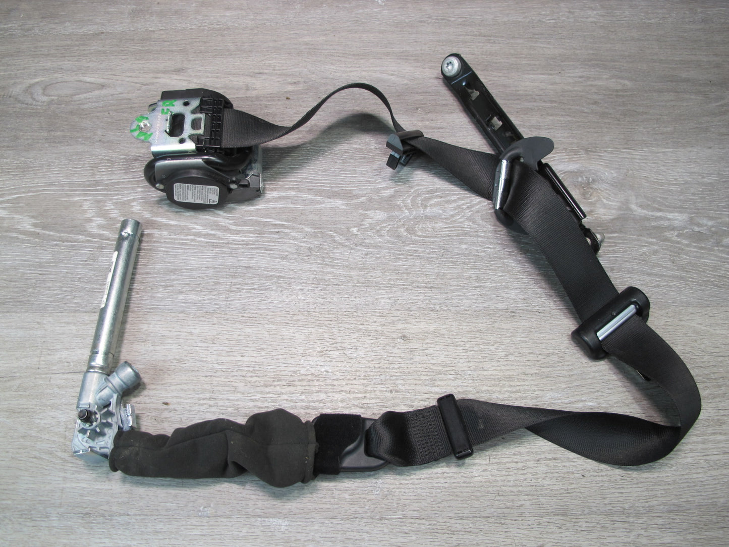 17-20 MASERATI LEVANTE M161 FRONT RIGHT PASSENGER SIDE SEATBELT RETRACTOR OEM