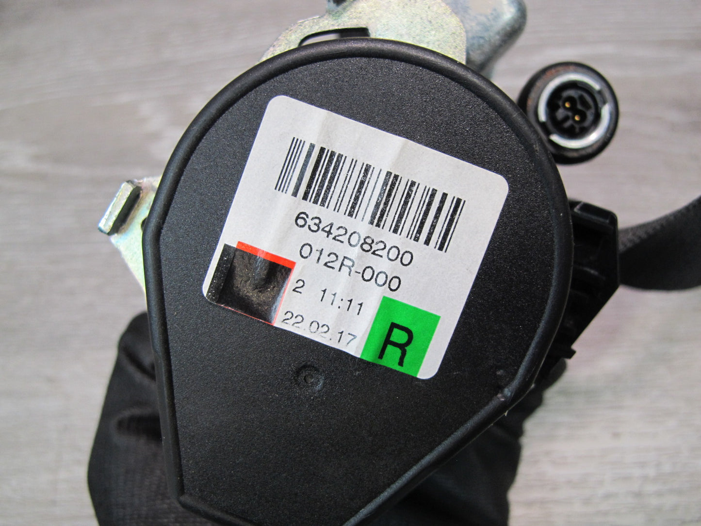 17-20 MASERATI LEVANTE M161 FRONT RIGHT PASSENGER SIDE SEATBELT RETRACTOR OEM