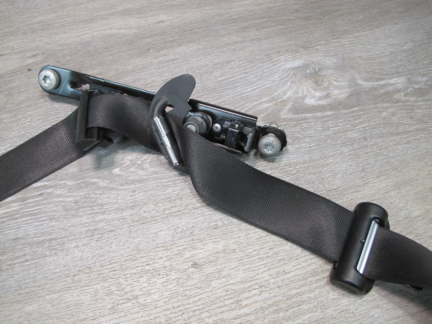 17-20 MASERATI LEVANTE M161 FRONT RIGHT PASSENGER SIDE SEATBELT RETRACTOR OEM