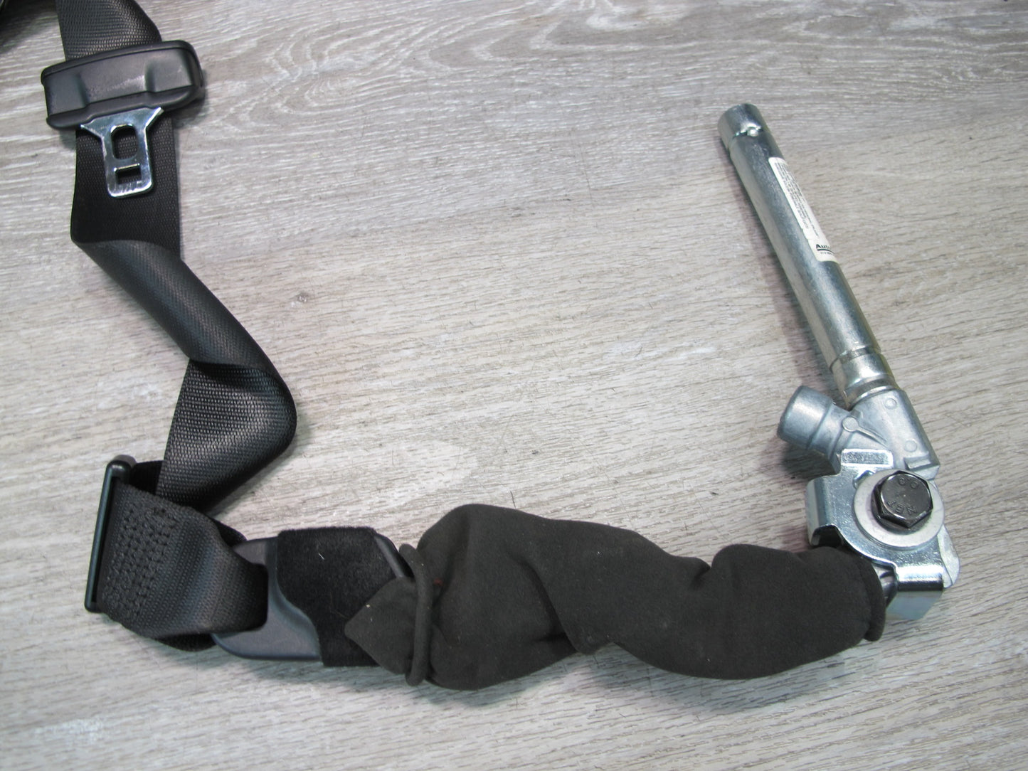 17-20 MASERATI LEVANTE M161 FRONT RIGHT PASSENGER SIDE SEATBELT RETRACTOR OEM