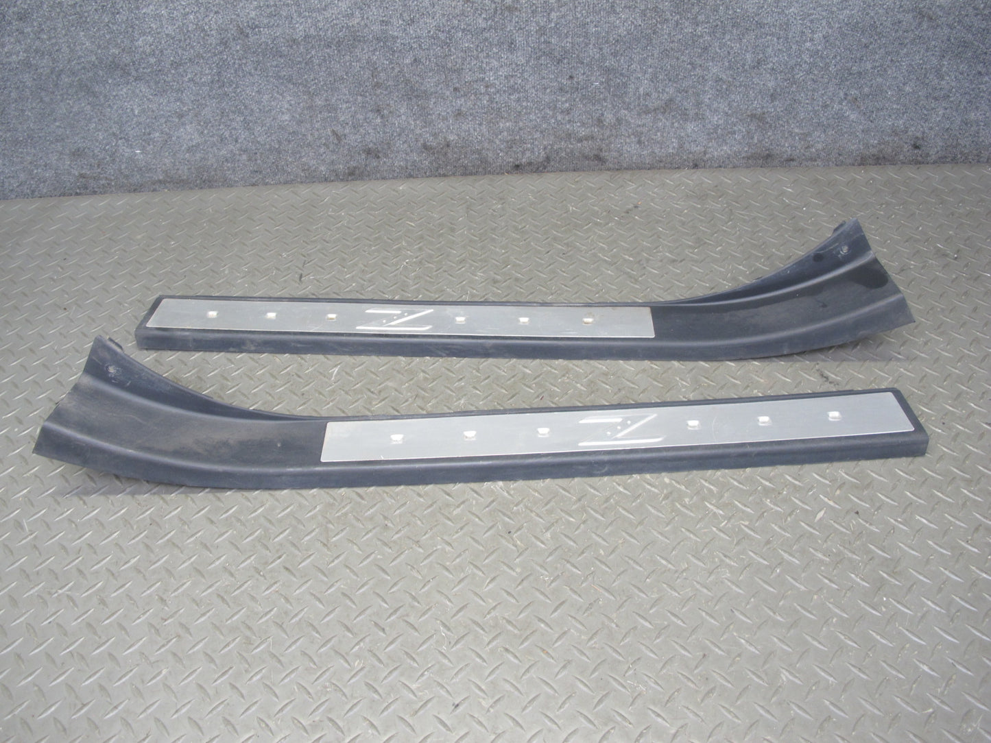 07-09 Nissan 350Z Z33 Set of 2 Left & Right Door Scuff Kick Plate Trim Panel OEM