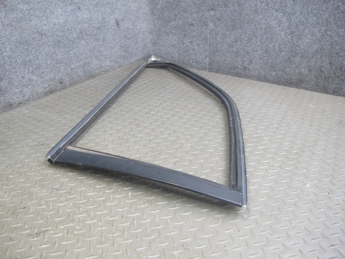 95-00 Lexus UCF20L LS400 Set of 2 Front Door Window Frame Trim Molding OEM
