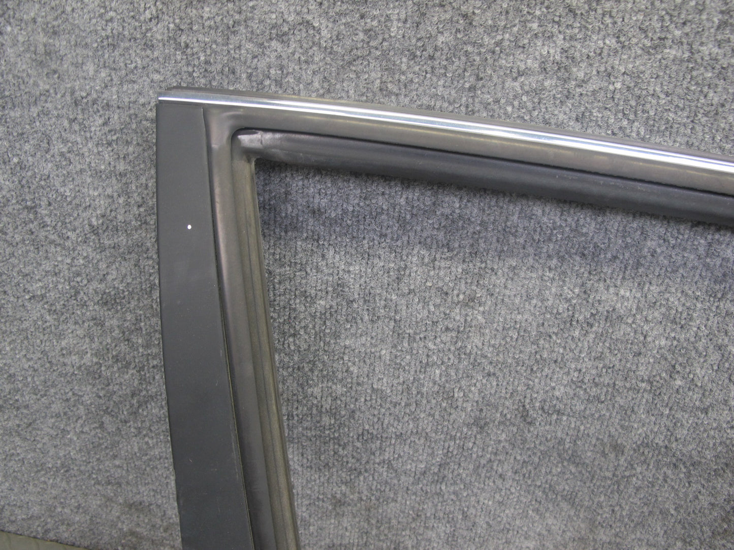 95-00 Lexus UCF20L LS400 Set of 2 Front Door Window Frame Trim Molding OEM