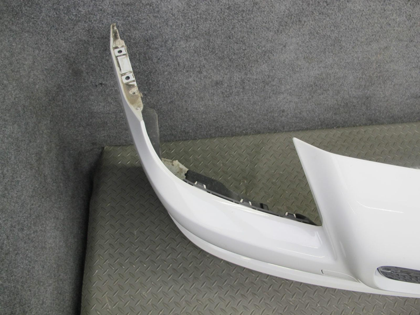 2012-2016 Mercedes R172 SLK Front Bumper Cover Panel Assembly White