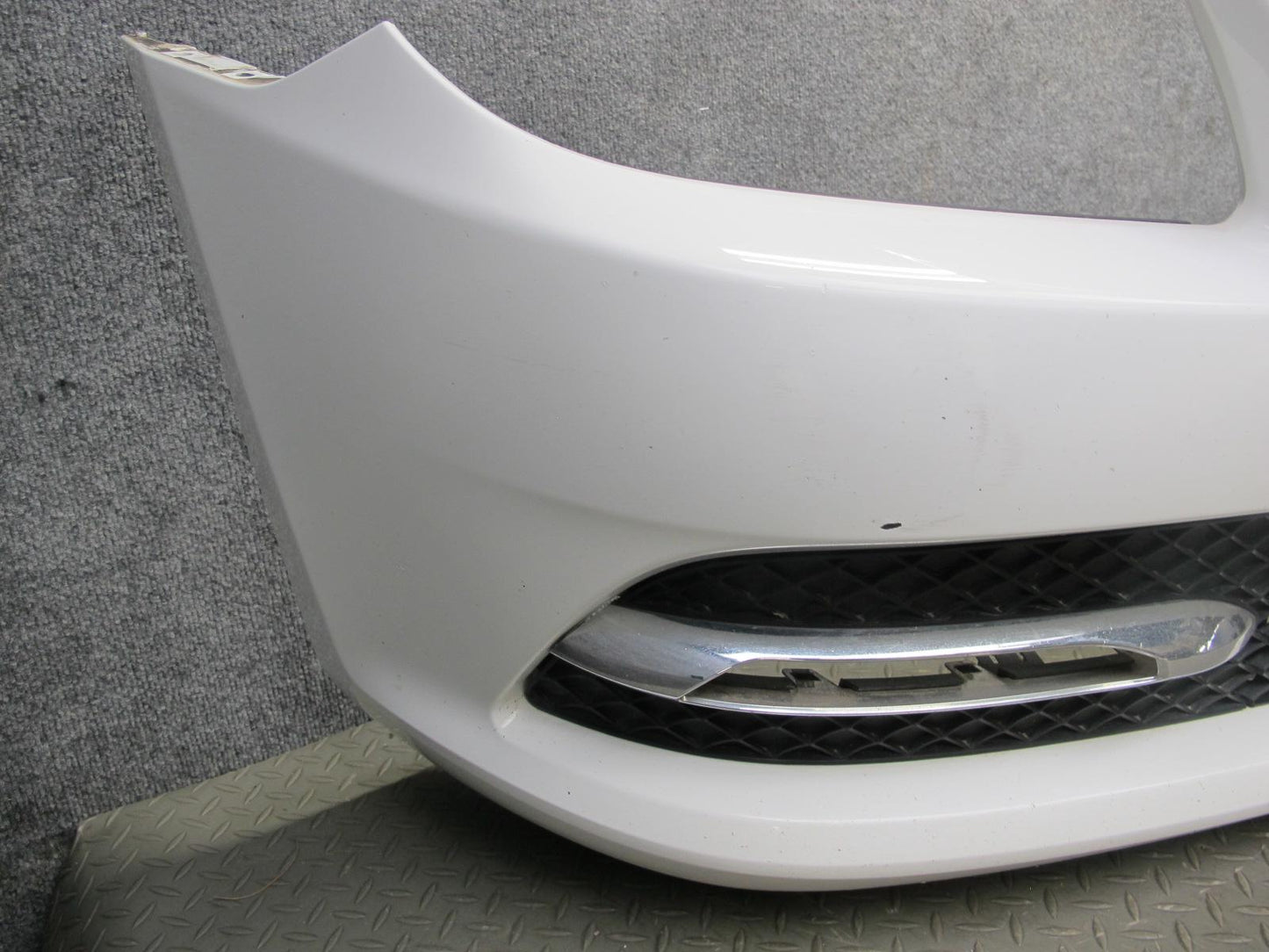 2012-2016 Mercedes R172 SLK Front Bumper Cover Panel Assembly White