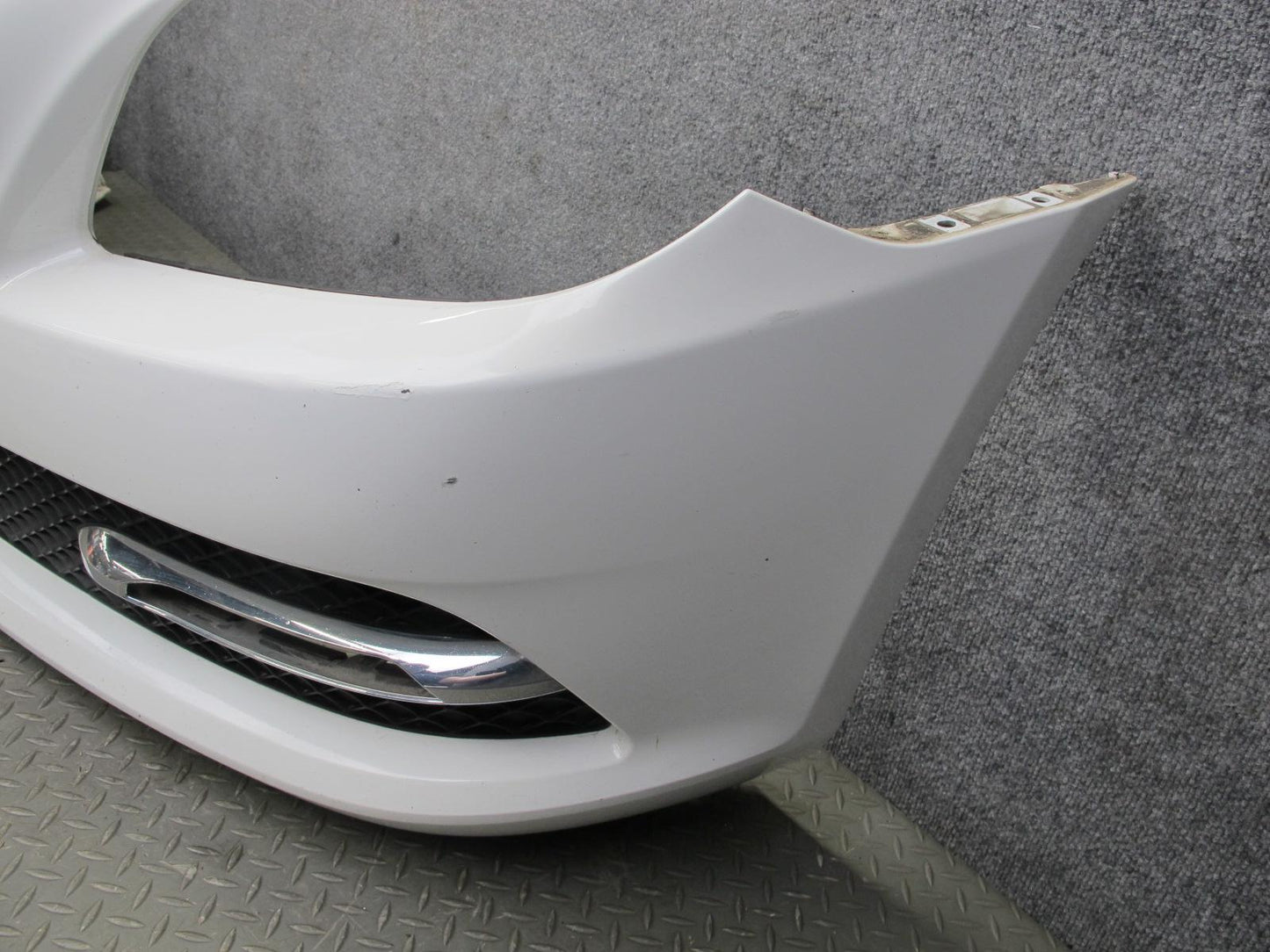 2012-2016 Mercedes R172 SLK Front Bumper Cover Panel Assembly White