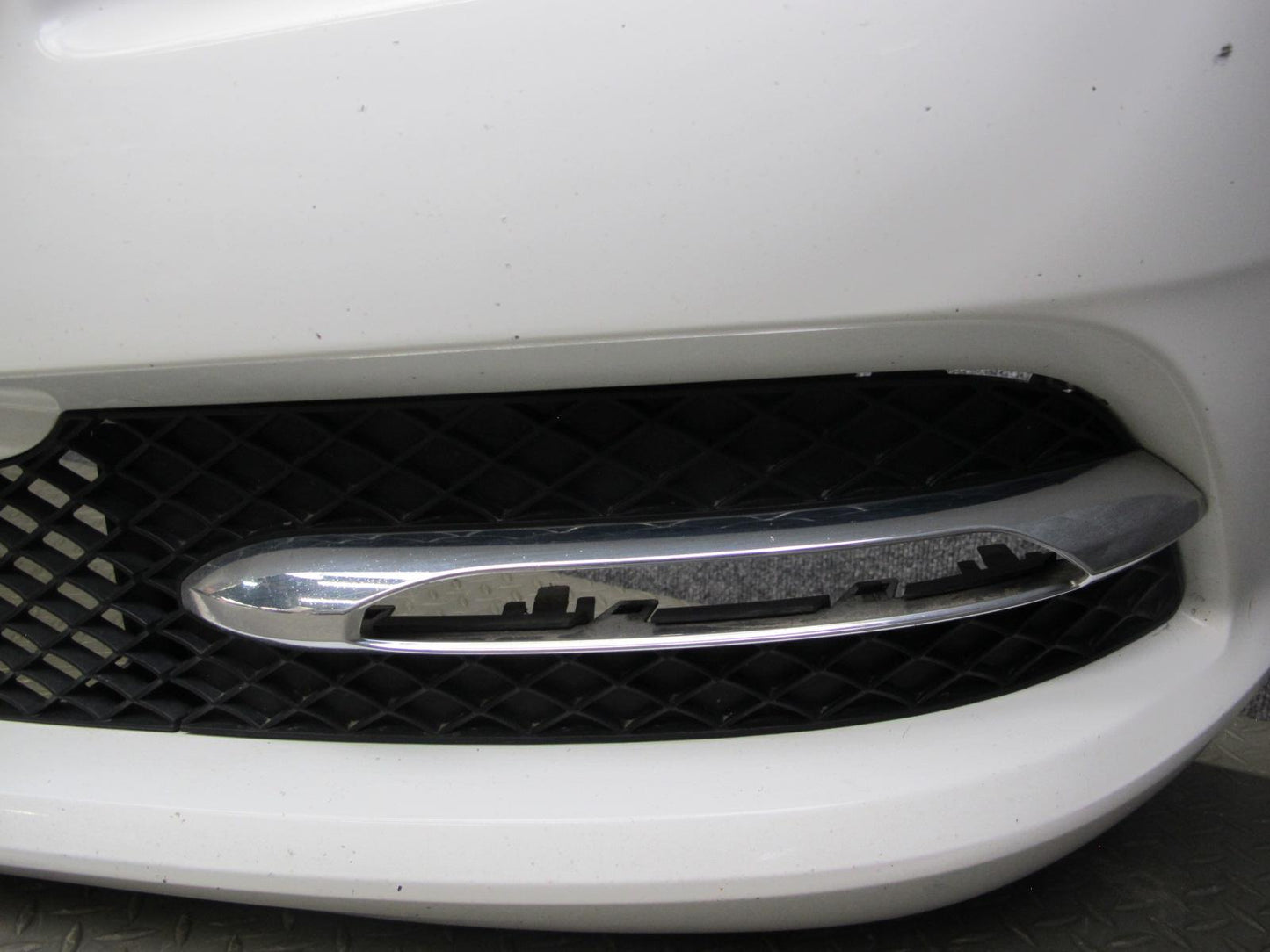 2012-2016 Mercedes R172 SLK Front Bumper Cover Panel Assembly White