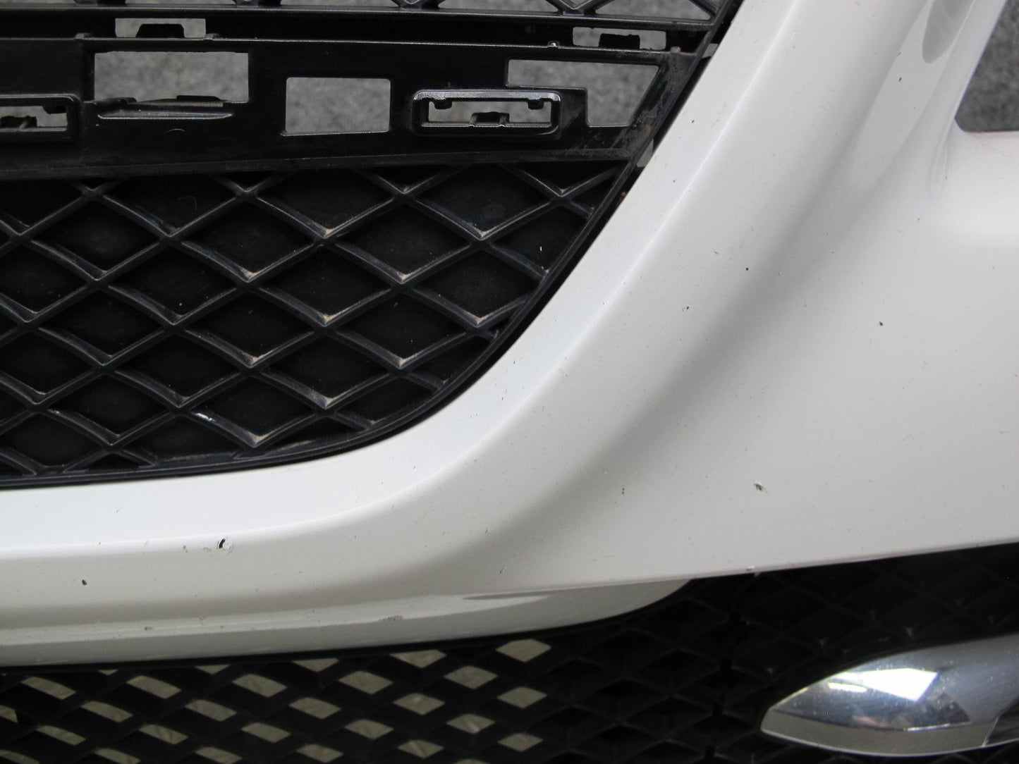 2012-2016 Mercedes R172 SLK Front Bumper Cover Panel Assembly White