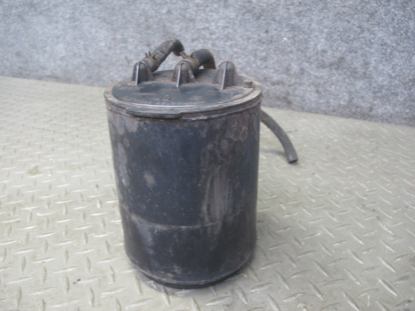 88-96 Chevrolet Corvette C4 Fuel Evap Vapor Charcoal Canister OEM