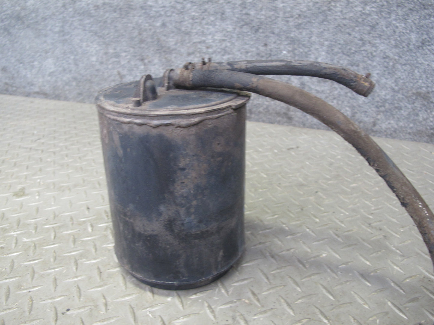 88-96 Chevrolet Corvette C4 Fuel Evap Vapor Charcoal Canister OEM
