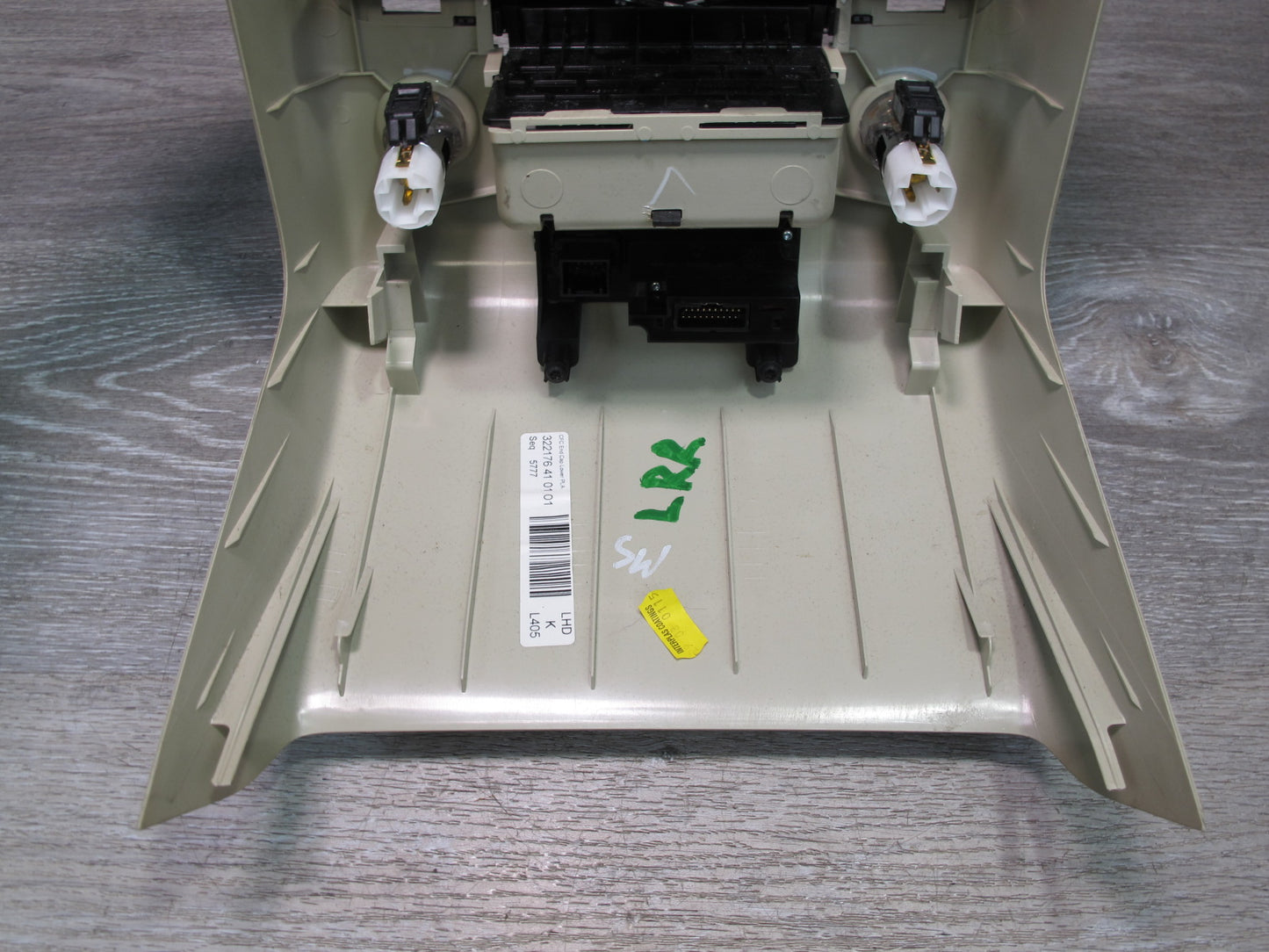 2013-2017 Range Rover L405 Rear Center Console Trim Panel w Multimedia Outlet