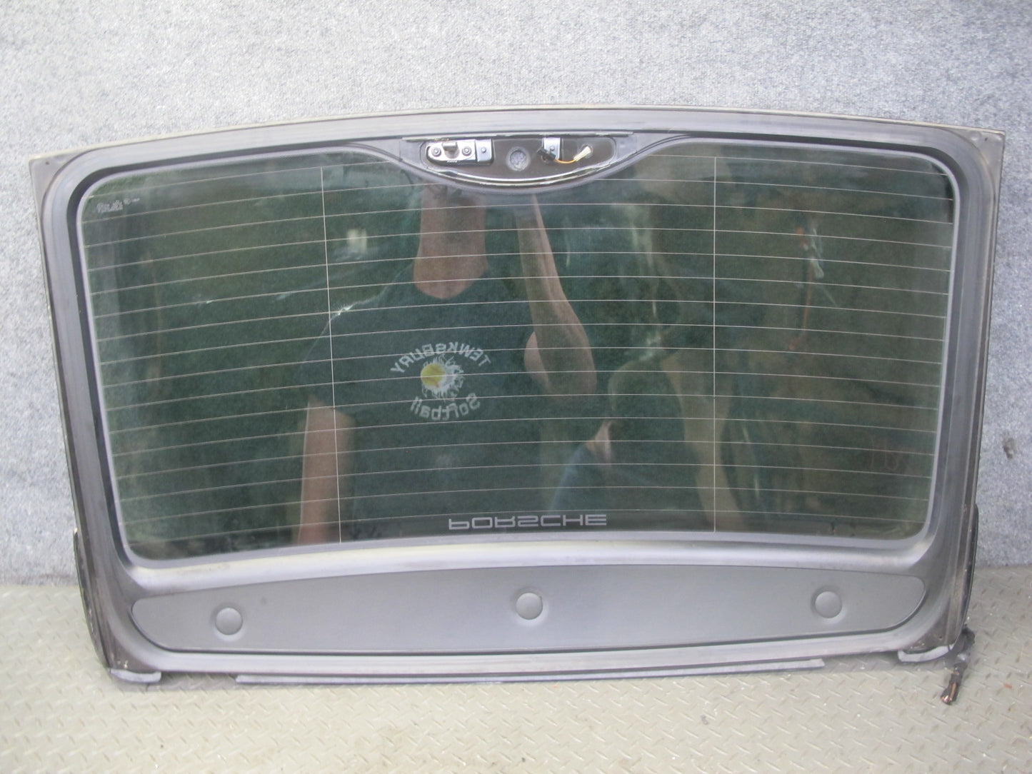 2003-2006 Porsche Cayenne 955 Rear Trunk Lid Hatch Tailgate Glass Window Panel