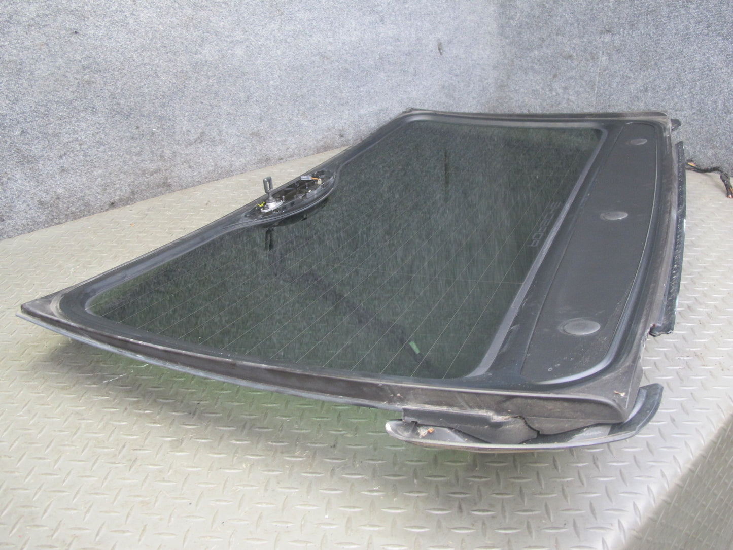 2003-2006 Porsche Cayenne 955 Rear Trunk Lid Hatch Tailgate Glass Window Panel