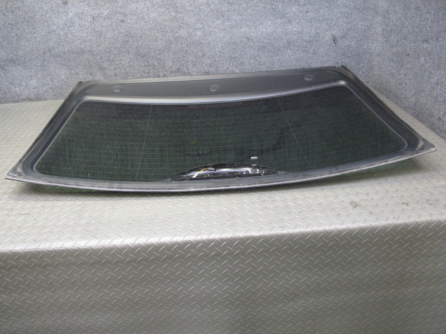 2003-2006 Porsche Cayenne 955 Rear Trunk Lid Hatch Tailgate Glass Window Panel