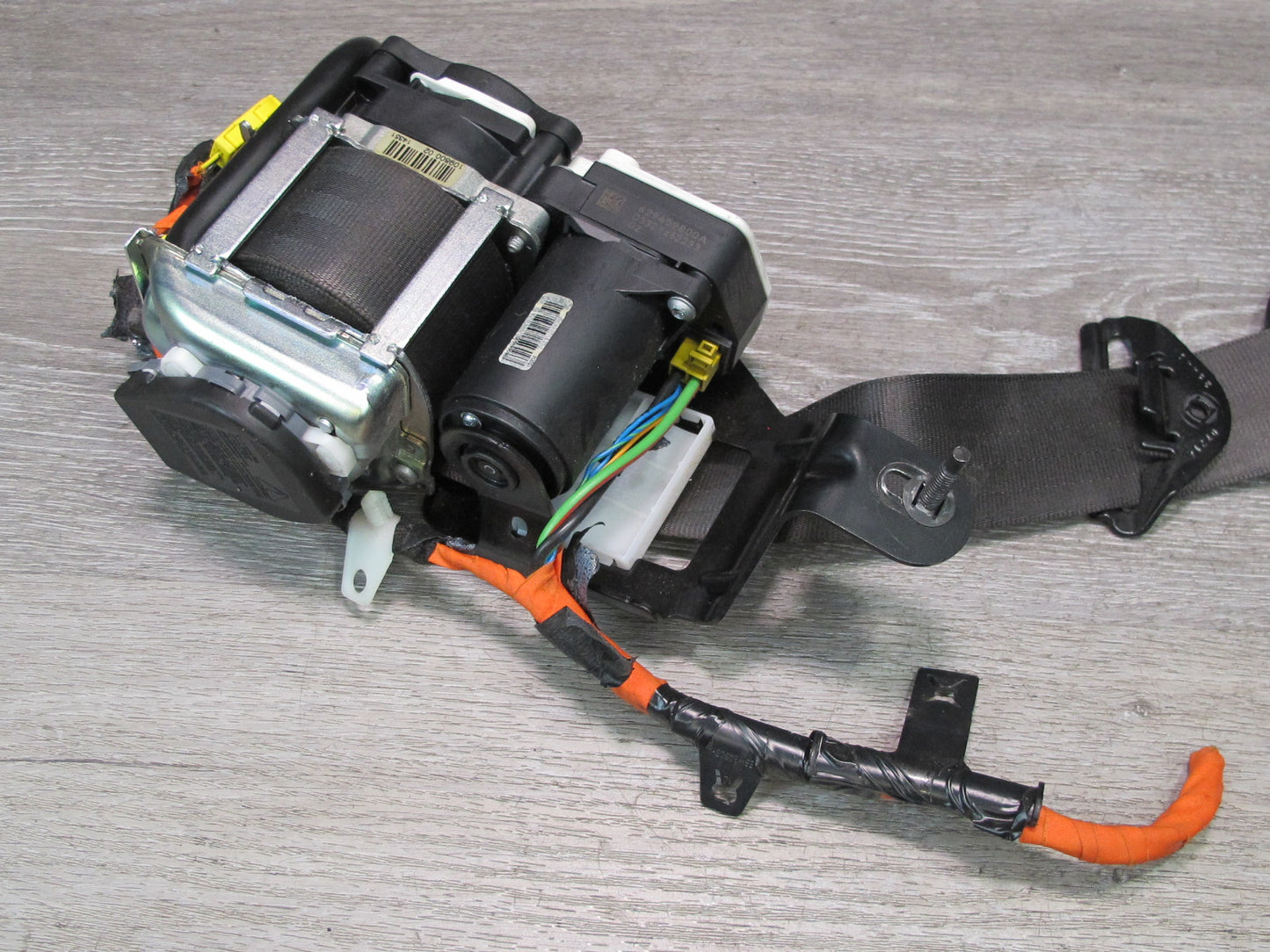 13-17 LAND RANGE ROVER L405 FRONT RIGHT PASSENGER SIDE SEATBELT RETRACTOR OEM