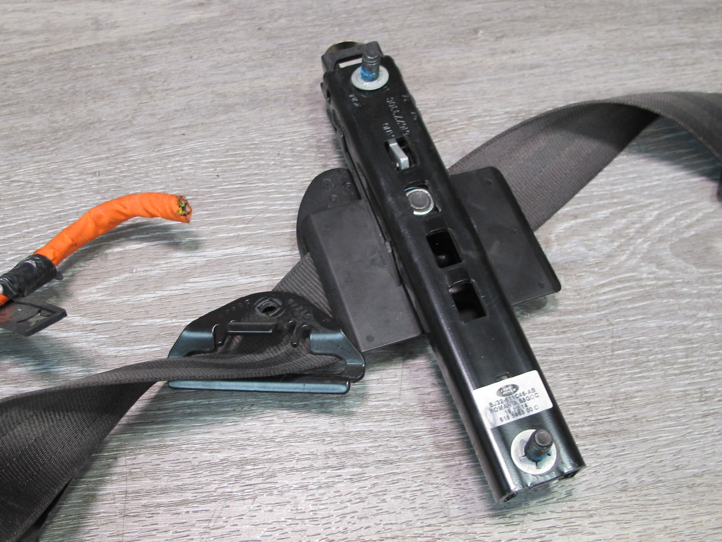 13-17 LAND RANGE ROVER L405 FRONT RIGHT PASSENGER SIDE SEATBELT RETRACTOR OEM