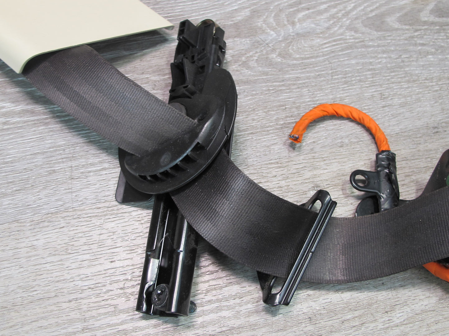 13-17 LAND RANGE ROVER L405 FRONT LEFT DRIVER SIDE SEATBELT RETRACTOR OEM