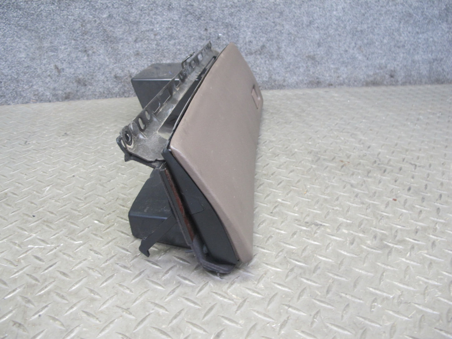 95-00 Lexus LS400 UCF20L Dash Right Upper Glove Box Storage Compartment OEM