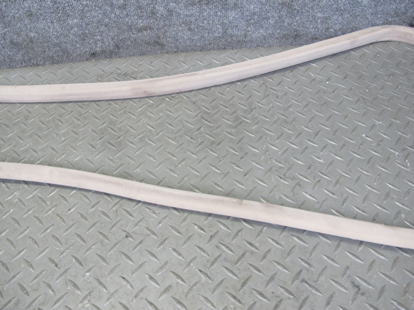 95-00 Lexus UCF20L LS400 Set of 4 Front & Rear Door Weatherstrip Seal Ivory OEM