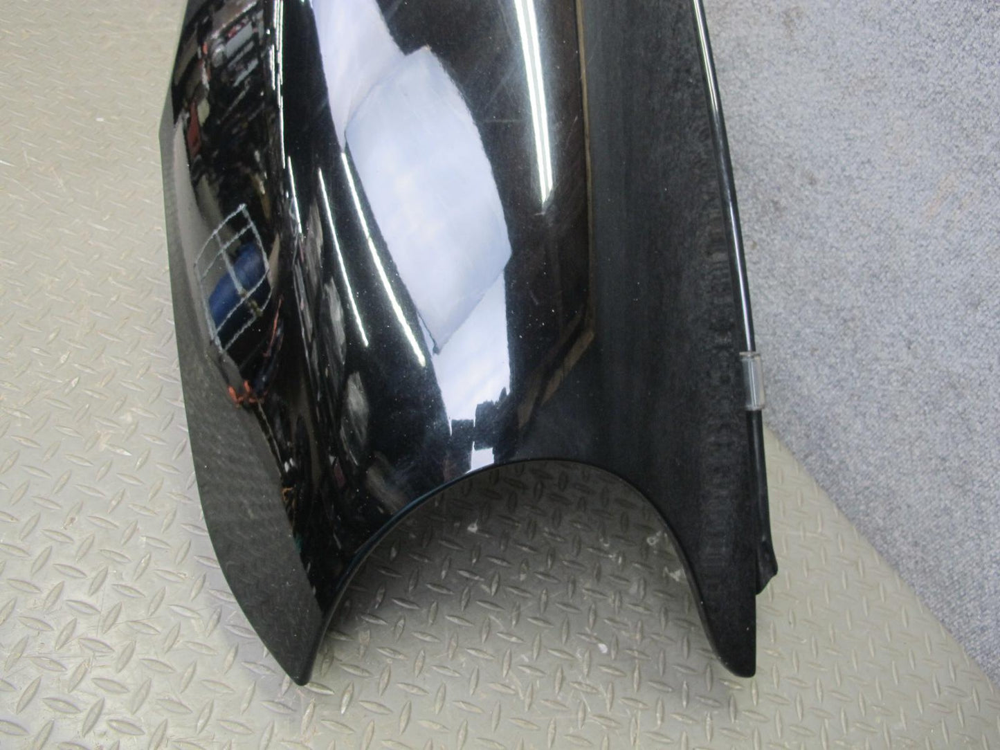 2003-2006 Porsche Cayenne 955 Front Right Fender Shell Cover Panel