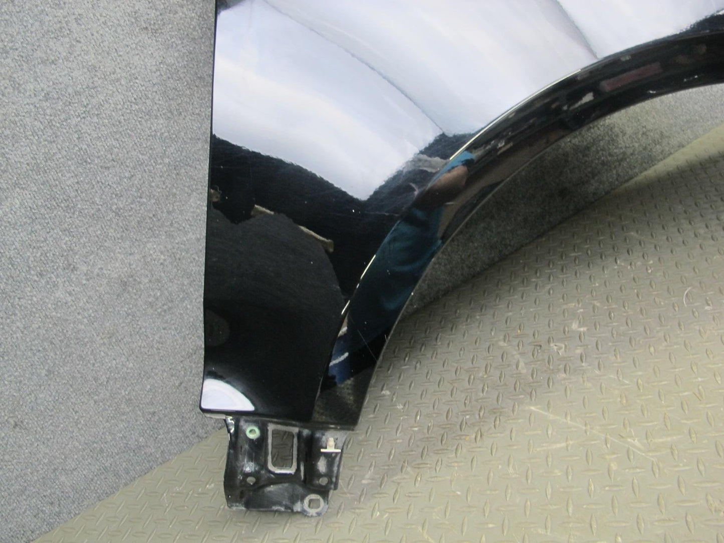 2003-2006 Porsche Cayenne 955 Front Right Fender Shell Cover Panel