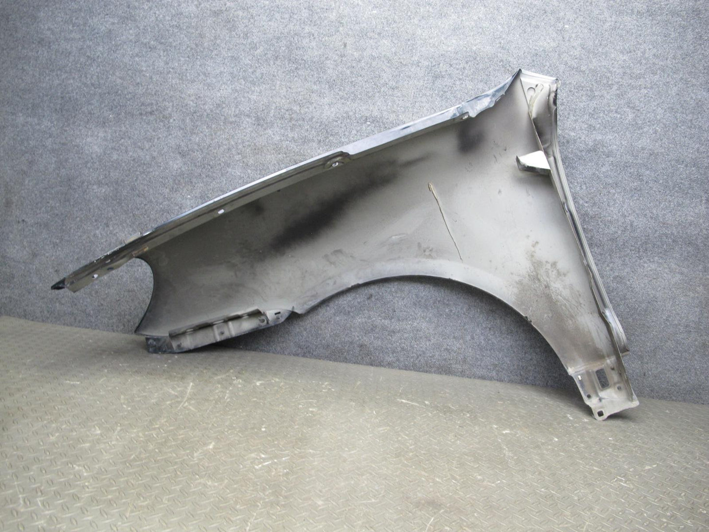 2003-2006 Porsche Cayenne 955 Front Right Fender Shell Cover Panel