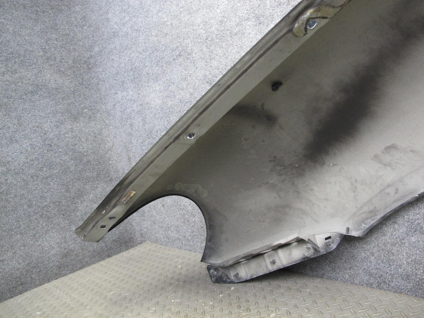 2003-2006 Porsche Cayenne 955 Front Right Fender Shell Cover Panel