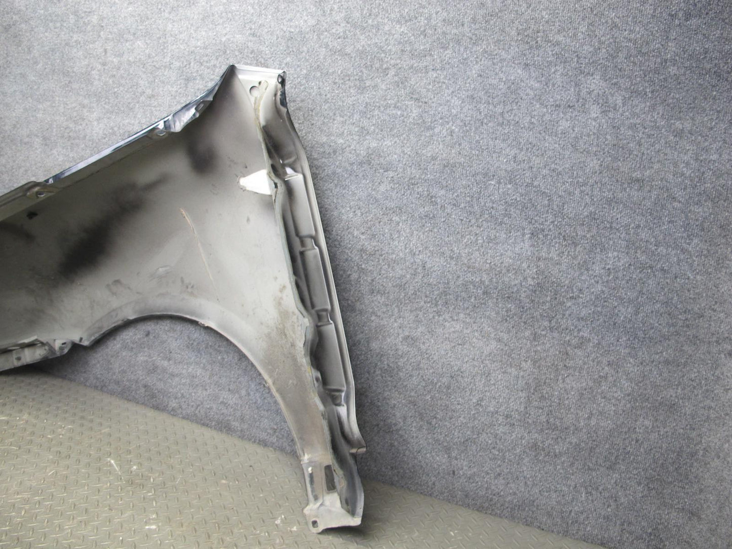 2003-2006 Porsche Cayenne 955 Front Right Fender Shell Cover Panel